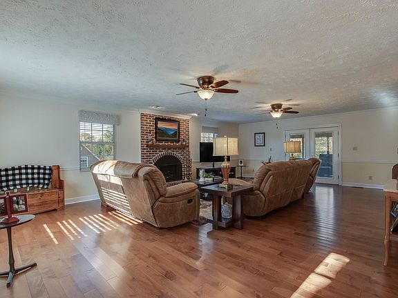3rd image of 9219 Mirkwood Dr