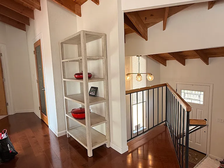 204 Bayview Ct — Photo 6