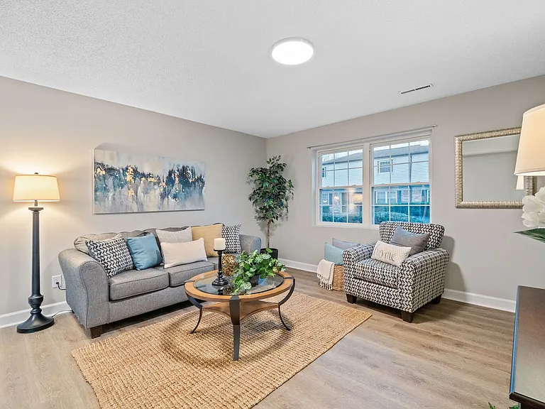 Silver Birch Apartments — Photo 47