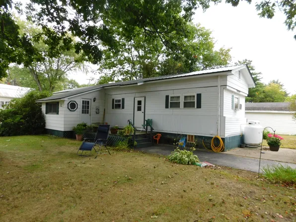 33 Chestnut Street, Skowhegan, ME 04976