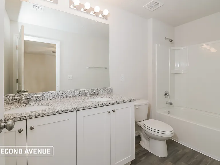 6690 N Roland Dr — Photo 8