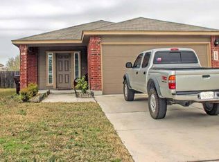 208 Windridge Dr N, Lockhart, TX 78644