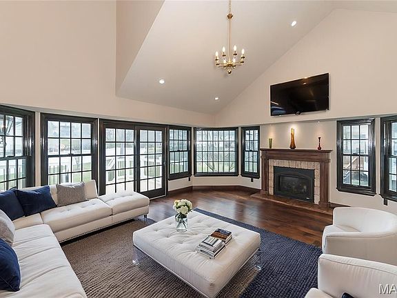 4th image of 304 Xavier Ct
