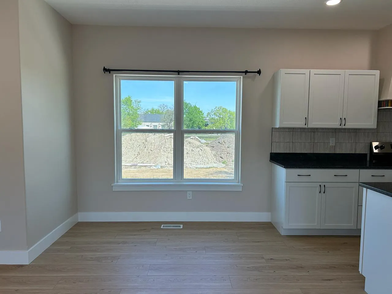 3 bed, $1,875 — Photo 3