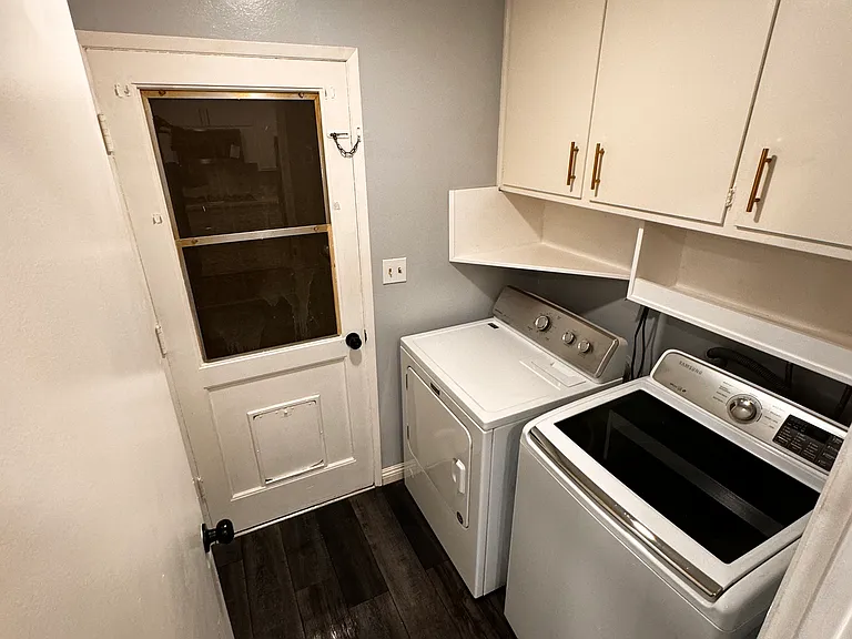 Laundry Room - Kitchen View