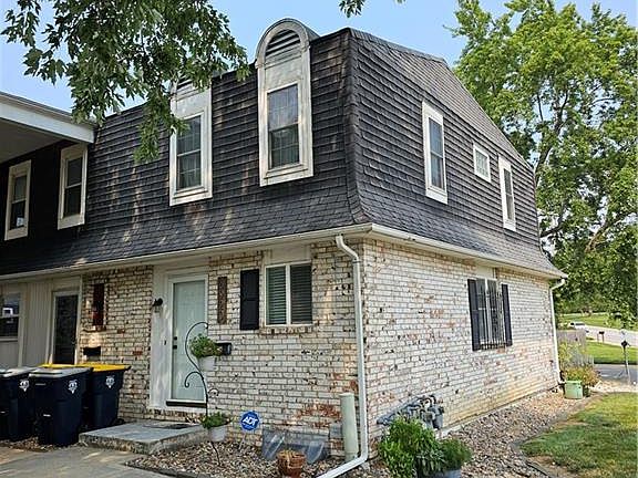 2nd image of 6920 NW Chapel Woods Ln