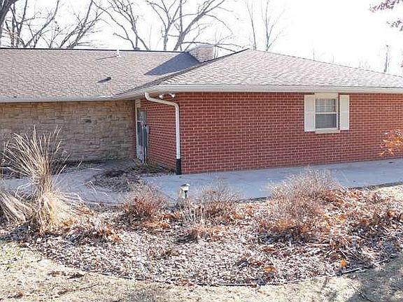 3rd image of 7906 Wildwood Ln