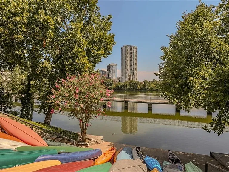 500 E Riverside Dr #122 — Photo 7