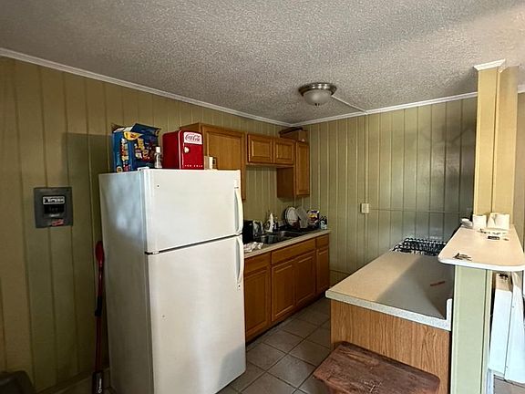 5th image of 612 32nd St Unit A