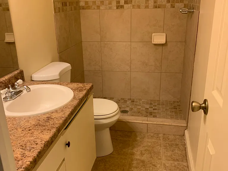 Greenwood Apartments — Photo 49