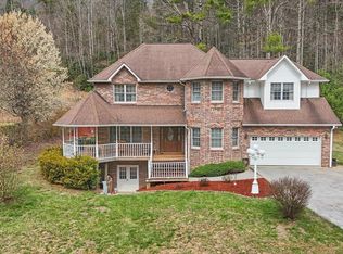515 Scioto Rd, Unicoi, TN 37692