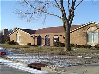 1st image of 851 Woodview Ct