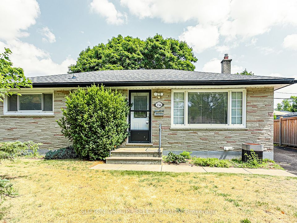 1st image of 256 Tweedsmuir Ave