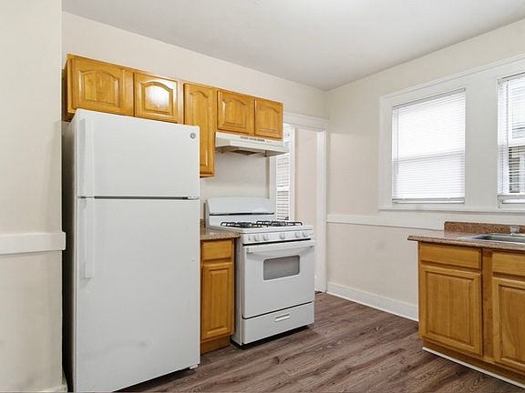 5th image of 48 Court St #48