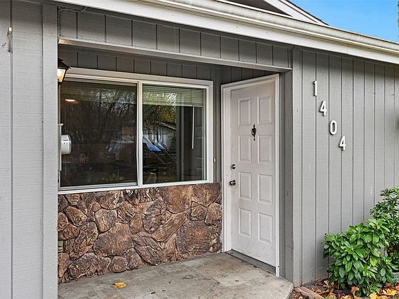 3rd image of 1404 NW 12th Avenue