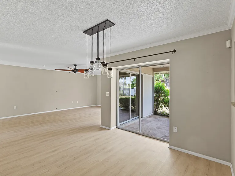 8127 Timber Lake Ln — Photo 23