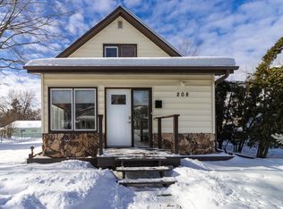 208 17th Ave N, Hopkins, MN 55343