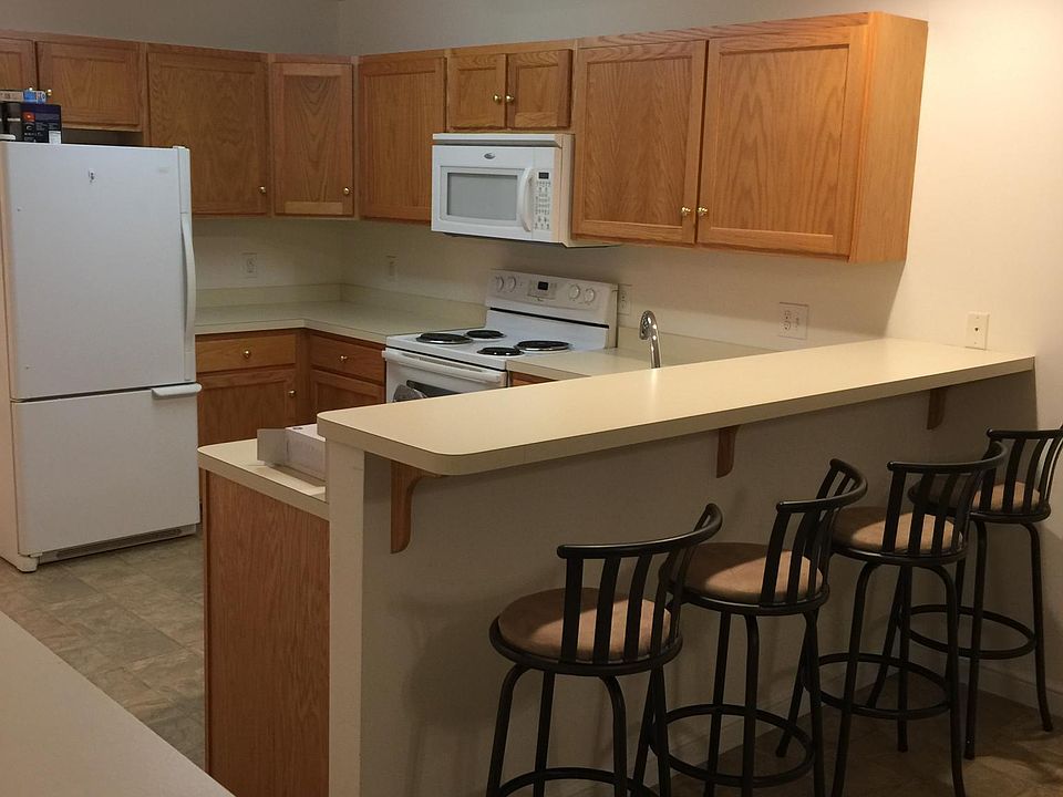 Kitchen and Breakfast bar