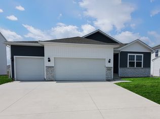 928 33rd St SE, Altoona, IA 50009