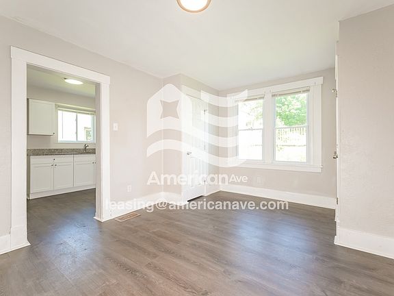 1531944_003_living_room_3.jpg