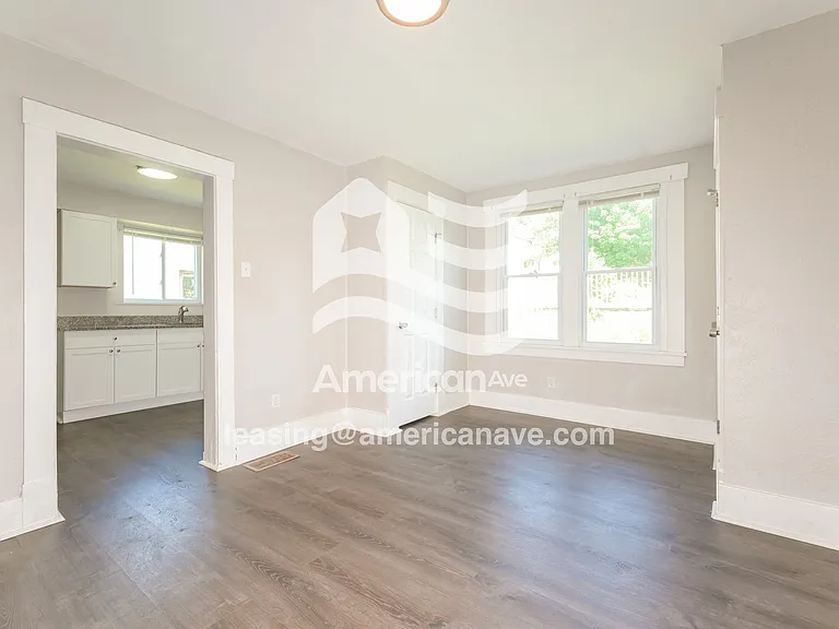 1531944_003_living_room_3.jpg