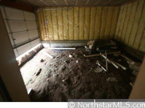 4th image of 209 Deer Drive NE