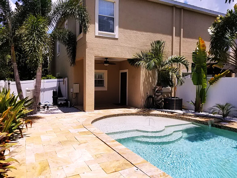 301 S Arrawana Ave #B — Photo 2