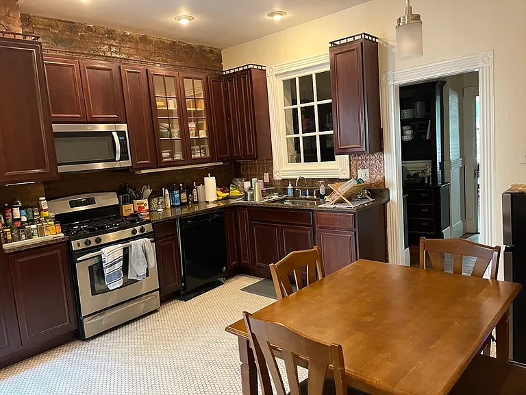 1033 Beacon St #1 — Photo 16