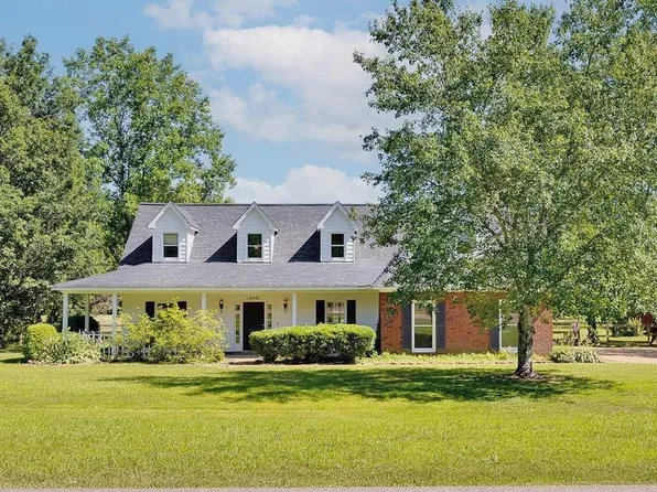 12401 Fox Lair Dr, Collierville, TN 38017