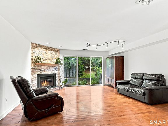 3rd image of 35 Glen Ridge #35