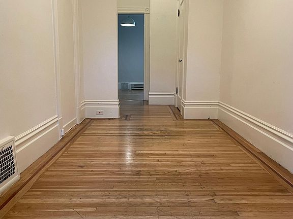 2nd image of 3877 Cesar Chavez St #C