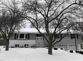6705 N Redwood Ct, Peoria, IL