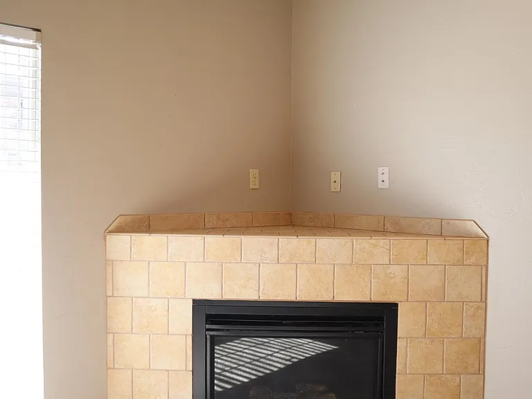 418 Addington — Photo 13
