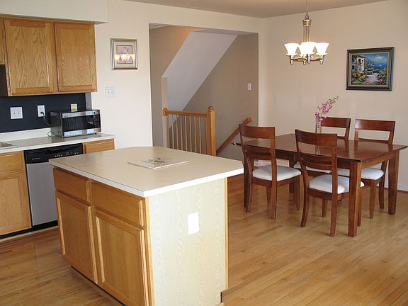 Kitchen/Breakfast Area