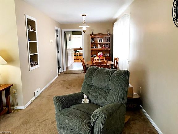 4th image of 4559 E 49th St