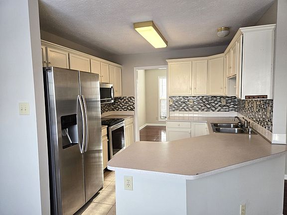 5th image of 2213 Rawlings Ct