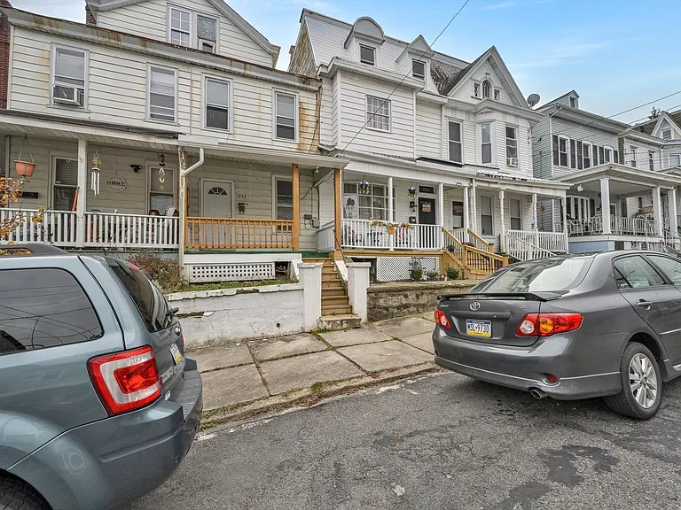 1323 W Norwegian St — Photo 30