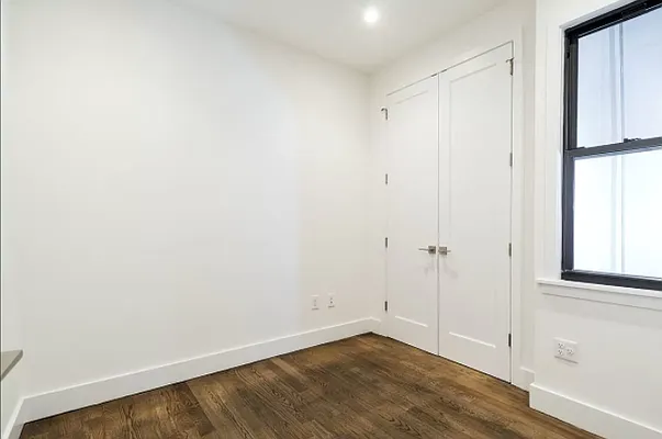 Rented by Compass | media 9