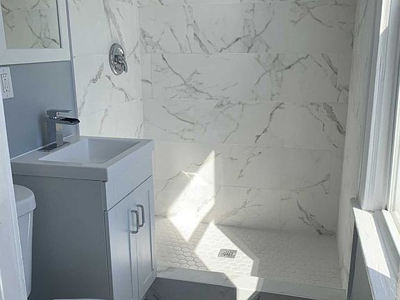 4th image of 28 Monticello Ave Floor 3