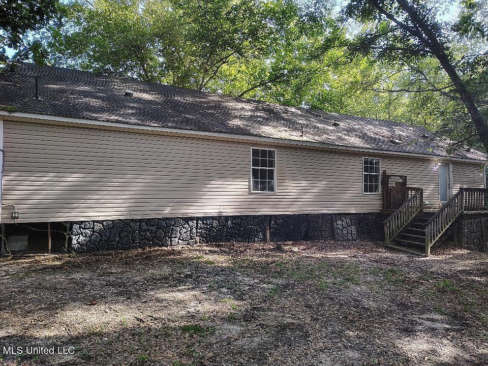 2nd image of 19619 Cardinal Cove Dr