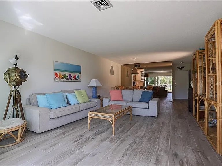500 S Washington Dr #16A — Photo 7