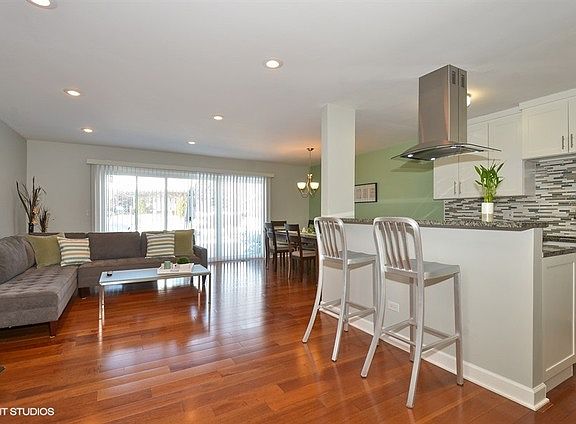 2nd image of 1955 Tanglewood Dr Unit D