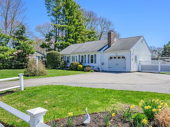3rd image of 136 Sheaffer Road