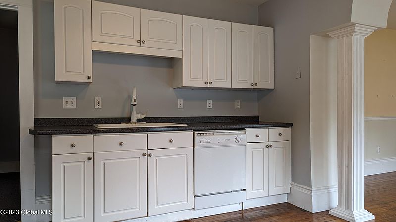 3rd image of 9 Dudley Street