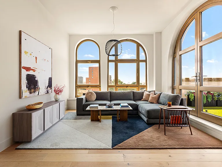 229 9th St #Penthouse 8A — Photo 1