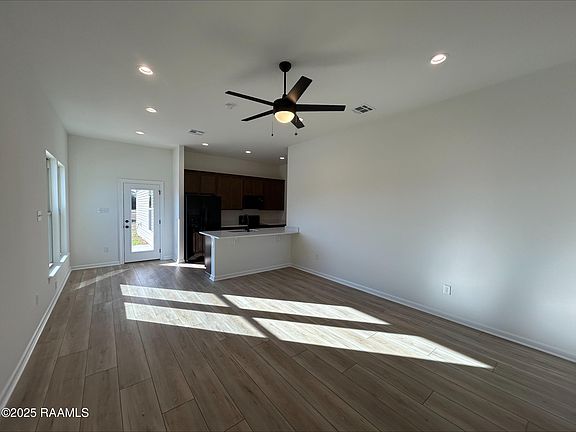 2nd image of 215 Cainwood Ct