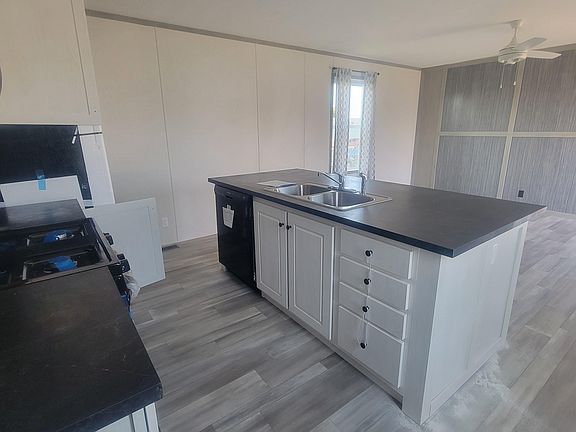 2nd image of 228 Golfview Ct #94
