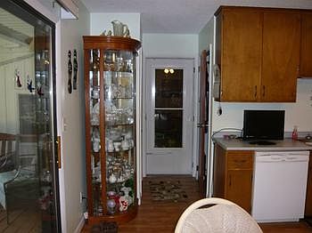 3rd image of 200 Hollybrook Dr