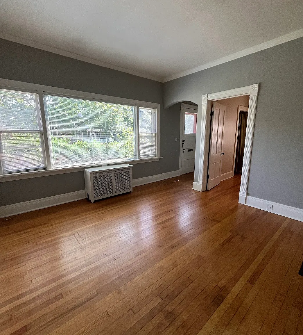 3 bed, 1200 sqft, $3,000 — Photo 2