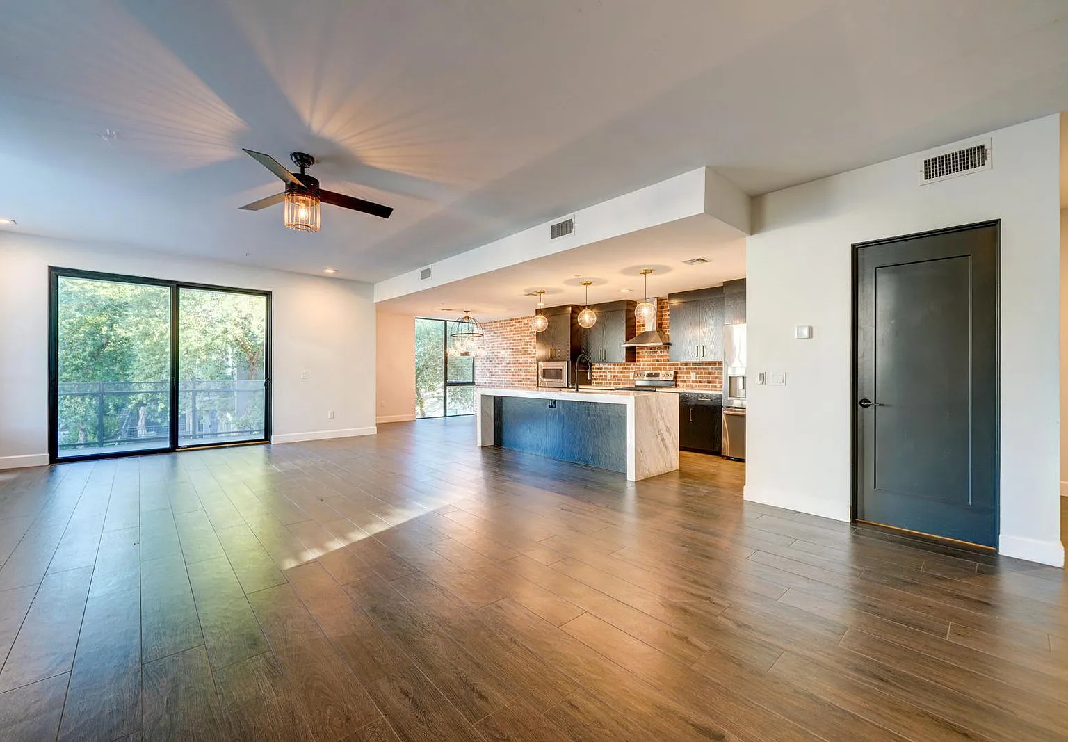 2 bed, 2.5 bath, 2004 sqft, $3,000 — Photo 1